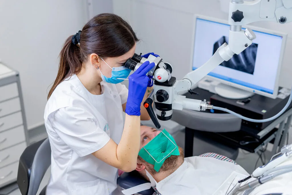 Usługi Stomatologiczne